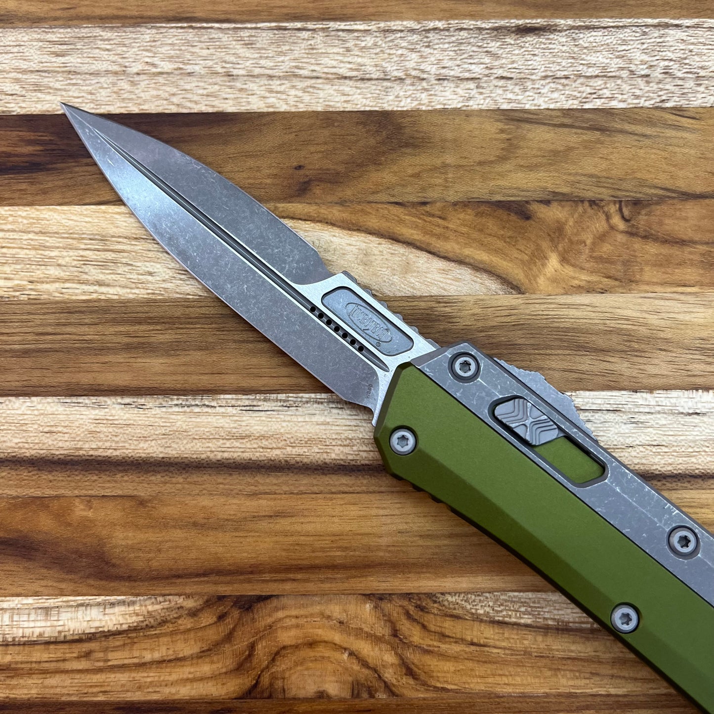 Microtech Glykon D/E Bayonet 3.75" Apocalyptic OTF Auto w/ OD Green Handle