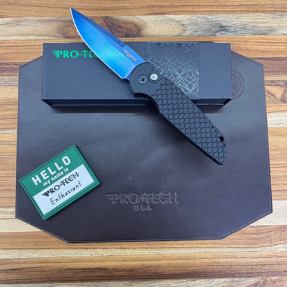 Pro-Tech TR-3 3.5" Auto w/ Sapphire Blade & Black Fishscale Textured Aluminum Handle