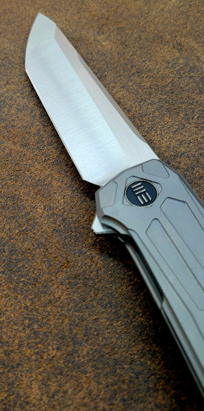 We Knife WE22035-2 Shadowfire Titanium Framelock Folder