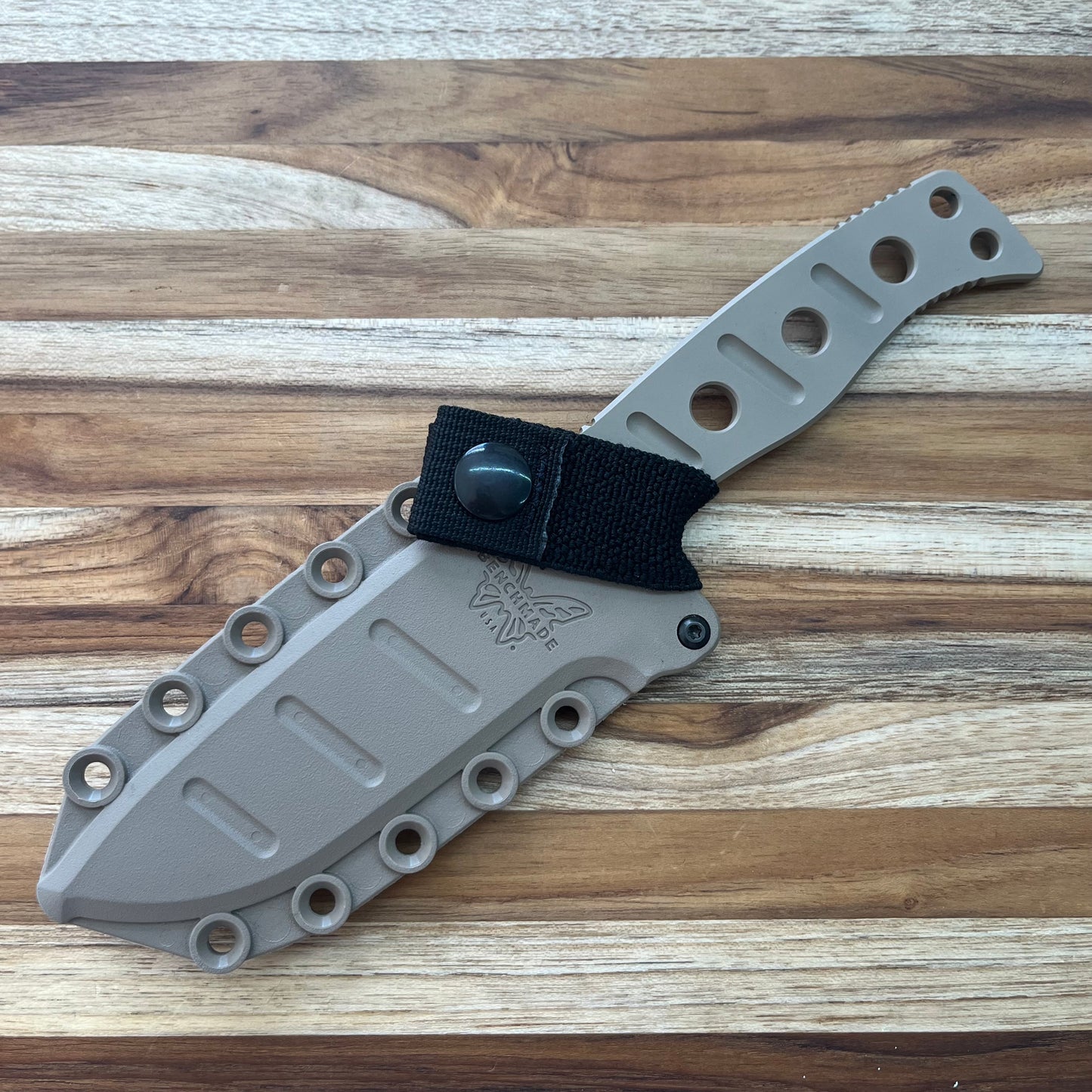 *DISCONTINUED* Benchmade Fixed Adamas 4" Fixed Blade w/ Serrated Spine & Sheath