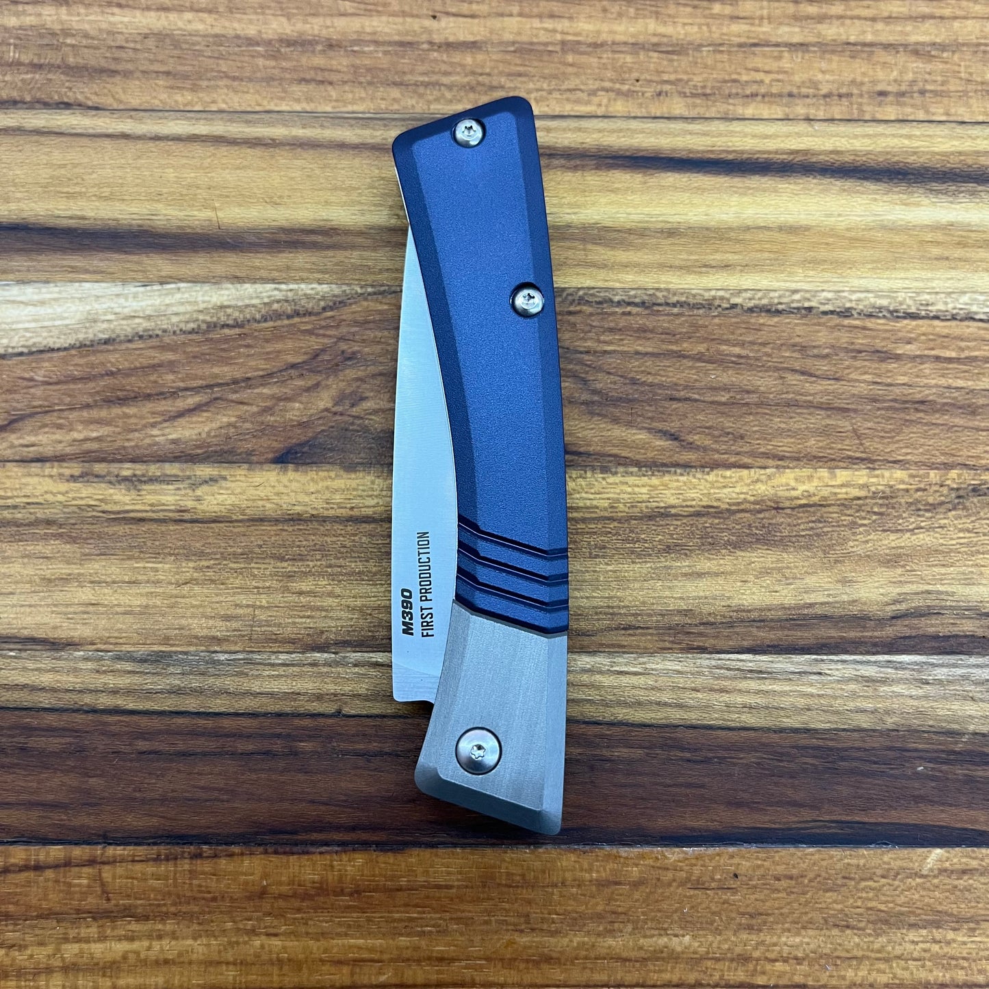 Benchmade Successor Folding Knife w/  Ash Grey & Crater Blue Aluminum Handle
