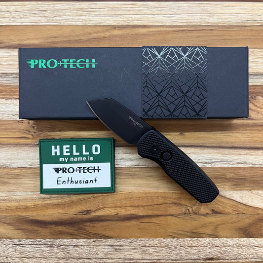 Pro-Tech Runt 5 2" All Black Auto w/ MagnaCut & Textured Aluminum Handle