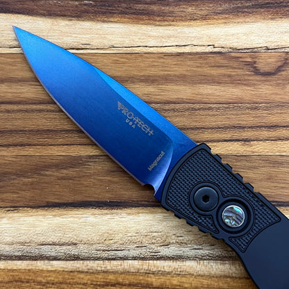 Pro-Tech TR-2 Sapphire Blue 3" Auto w/ Magnacut & Black Textured Corners