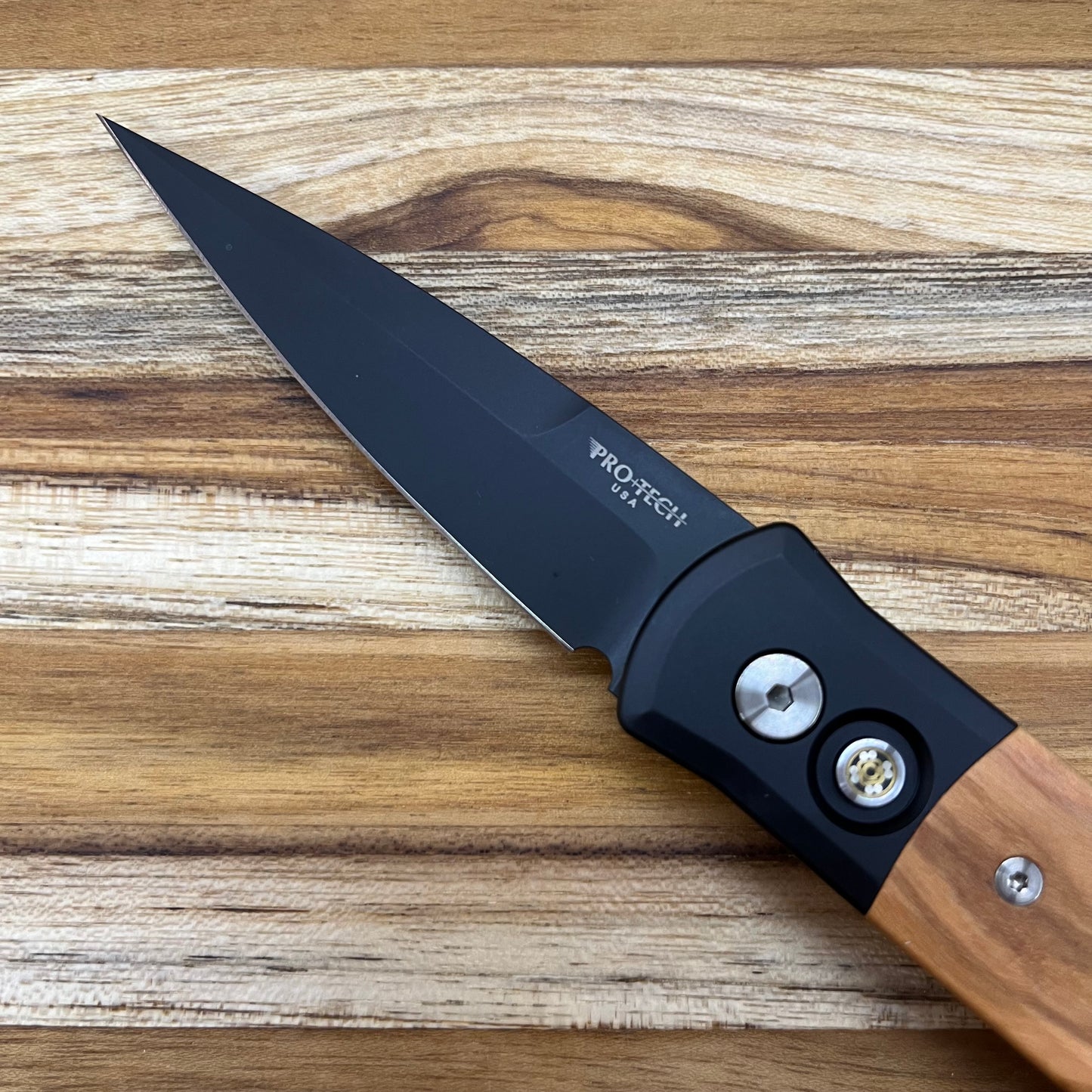 Pro-Tech Godson 3.15" DLC Auto w/ Mosaic Button & Olive Wood Inlay