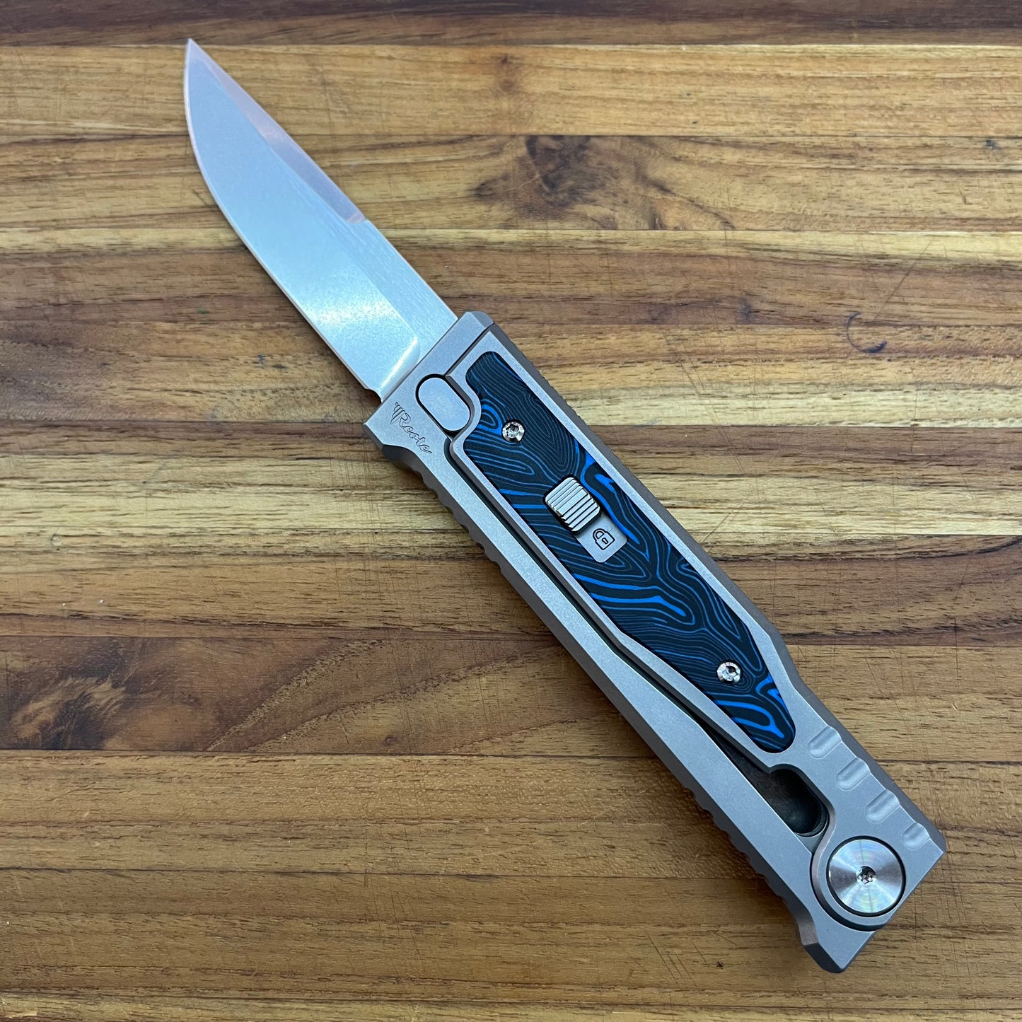 Reate EXO-M 3.25" Drop Point Gravity Knife w/ Blue & Black Handle