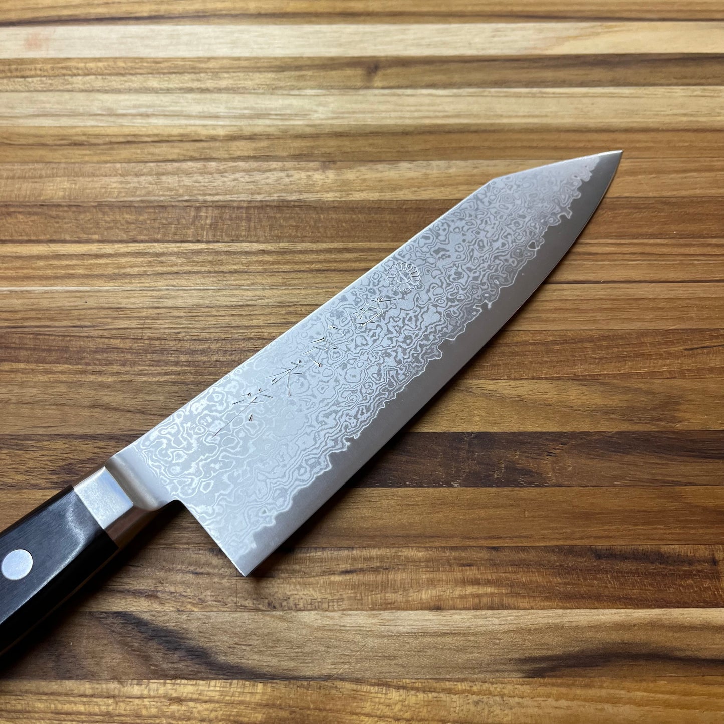 *DISCONTINUED* Kikuichi S33 Damascus 180MM (7”) Santoku w/ K-Tip