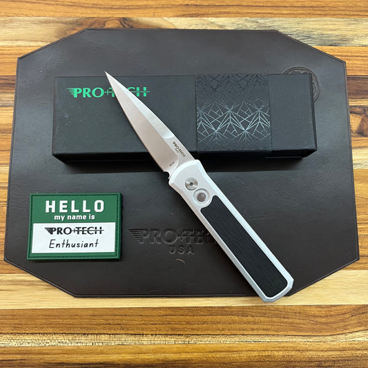 Pro-Tech Godson 3.15" Auto w/ Crosscut Carbon Fiber Inlay on Silver Aluminum & Black Lip Pearl Button