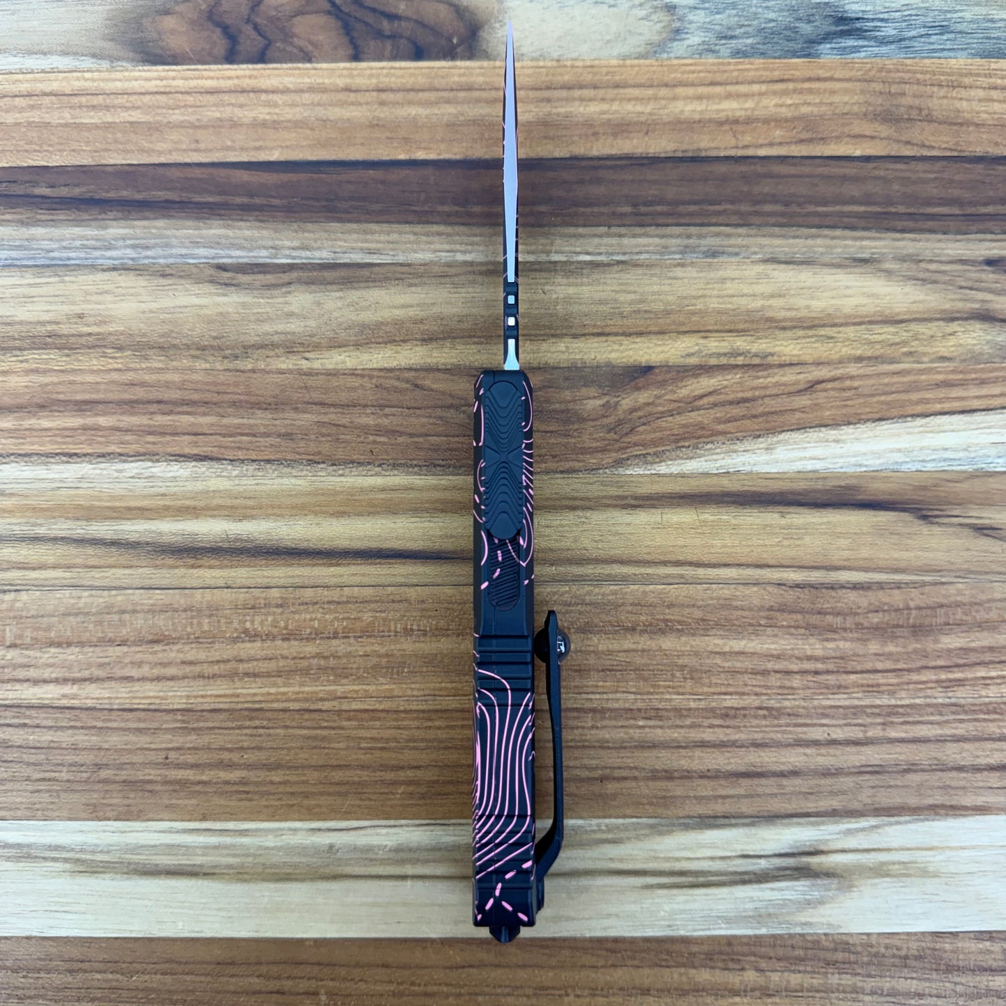 Microtech Signature Series UTX-85 Gen IV S/E 3" OTF w/ Topographic Black/Pink Camo Aluminum Handle