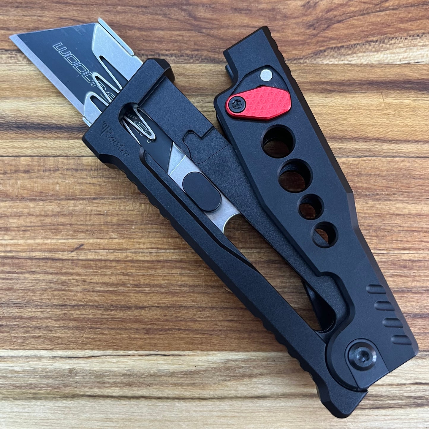 Reate Exo-U Gravity 2.5" Utility Knife w/ Black Speedhole Handle