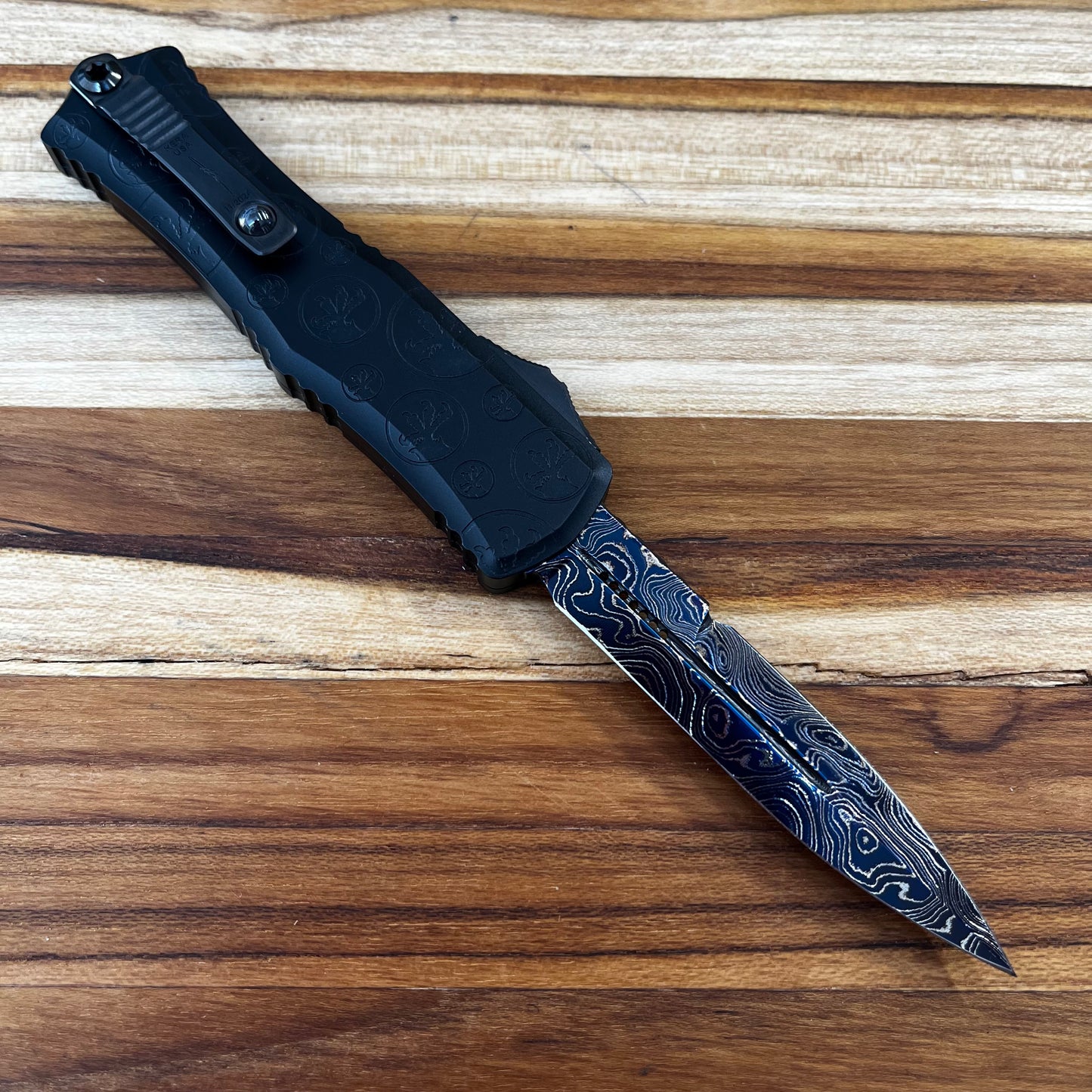 Microtech Signature Series Mini Hera II 3" OTF w/ Blued Vegas Forge Damascus Blade