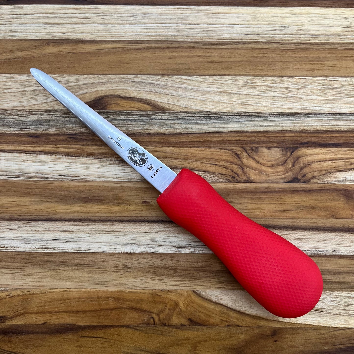 Victorinox 4" Oyster Knife Boston Style w/ Red SuperGrip