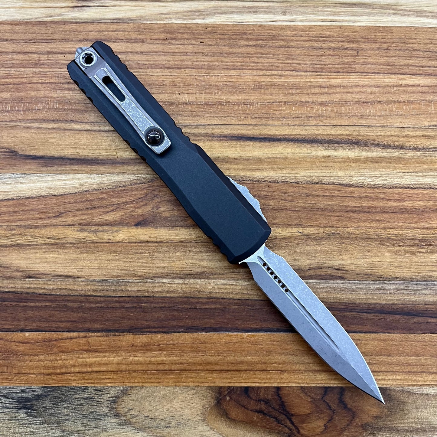 Microtech Ultratech ZBP D/E 3.5" OTF w/ Apocalyptic Finish & Black Aluminum Handle