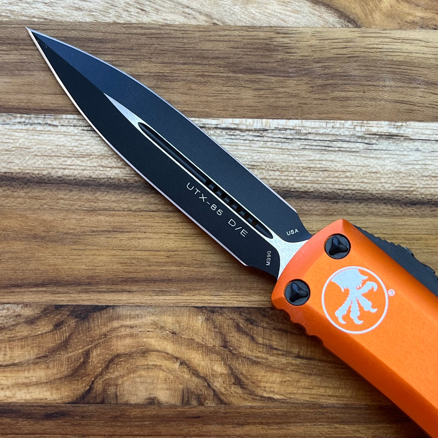 Microtech UTX-85 D/E 3.11" Black OTF Auto w/ Orange Handle