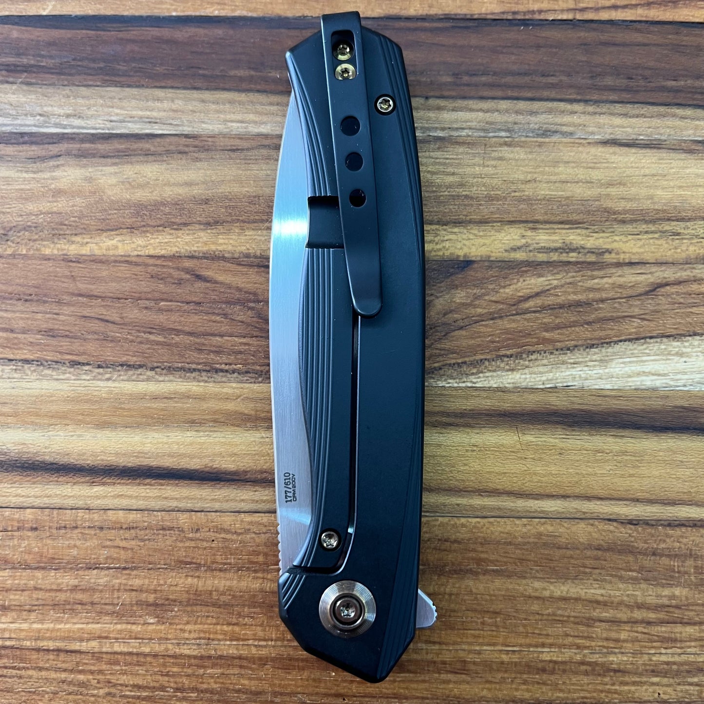 We Knife LIMITED EDITION Seer w/ Black Titanium Handle