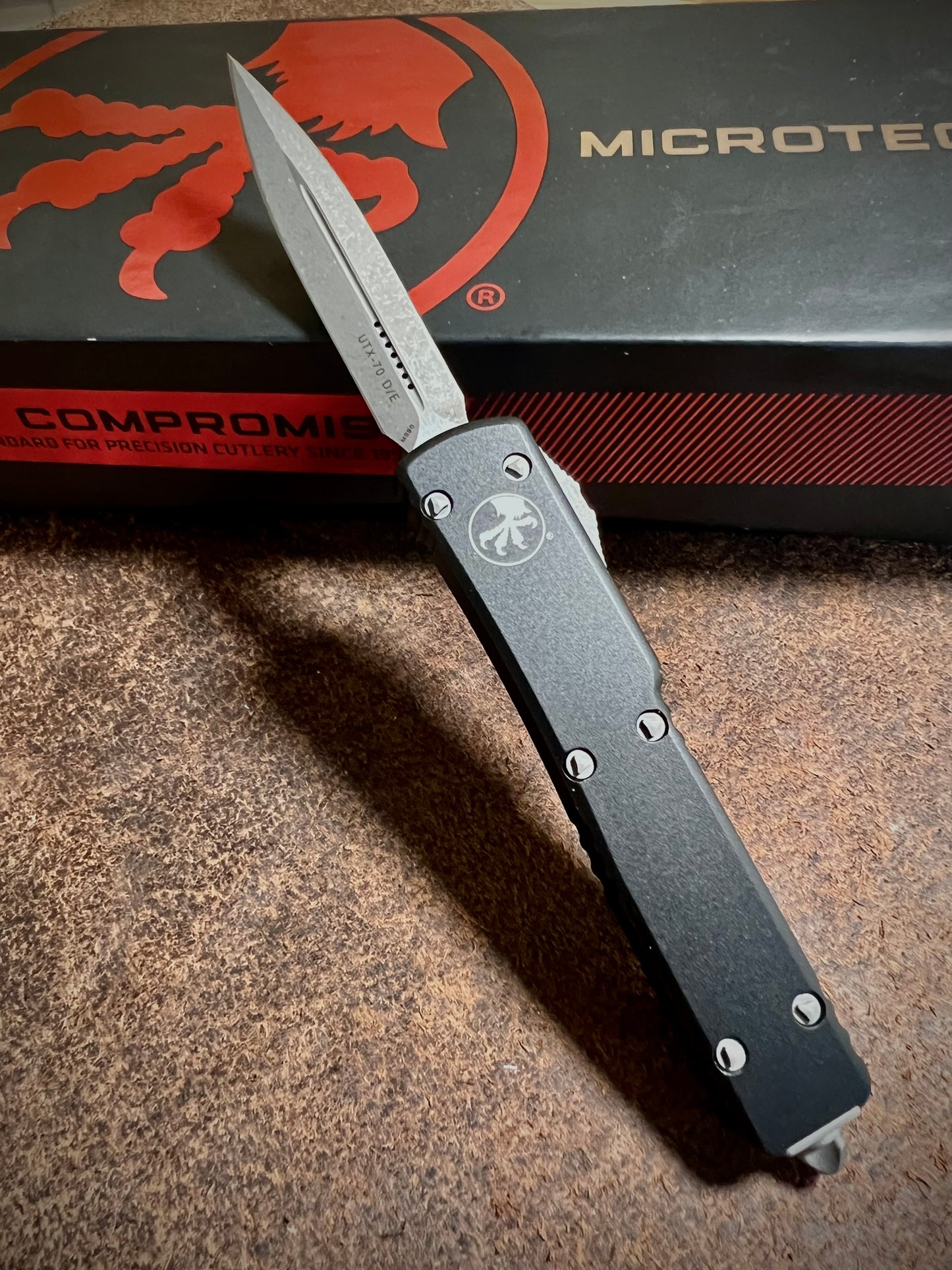 Microtech 147-10AP UTX-70 D/E Apocalyptic Standard OTF Auto