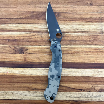 SPYDERCO Military 2 Camo G10 Black S30V Folder