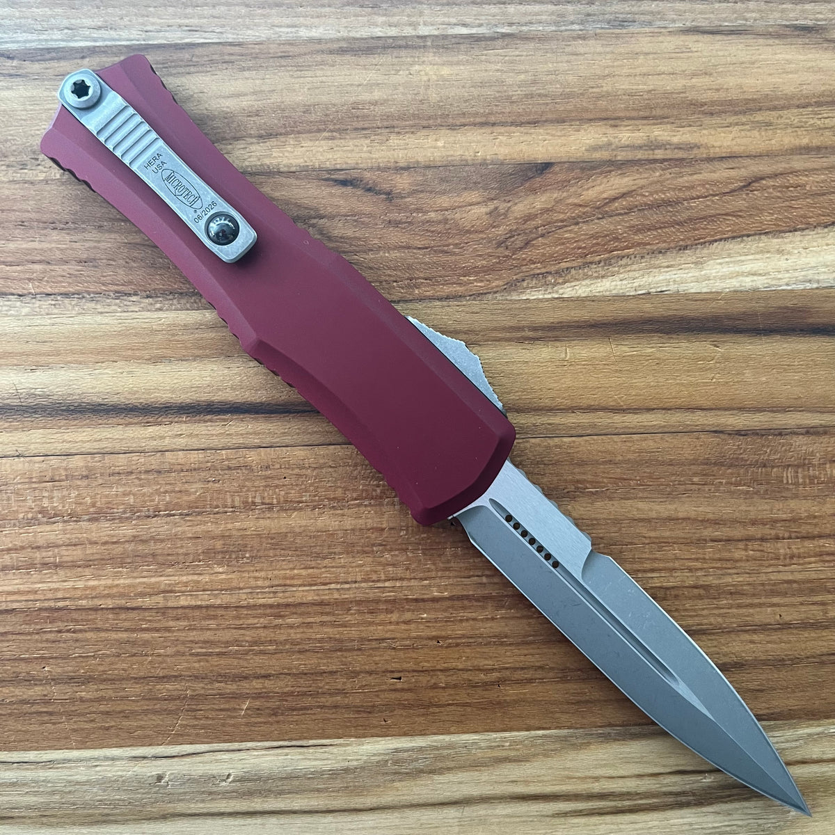 Microtech Hera II Mini 3" Apocalyptic Bayonet OTF w/ Merlot Aluminum Handle