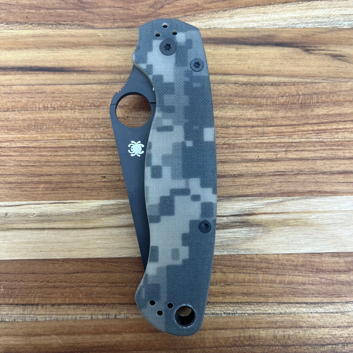 Spyderco Para Military 2 Black Blade Camo G10 Folder