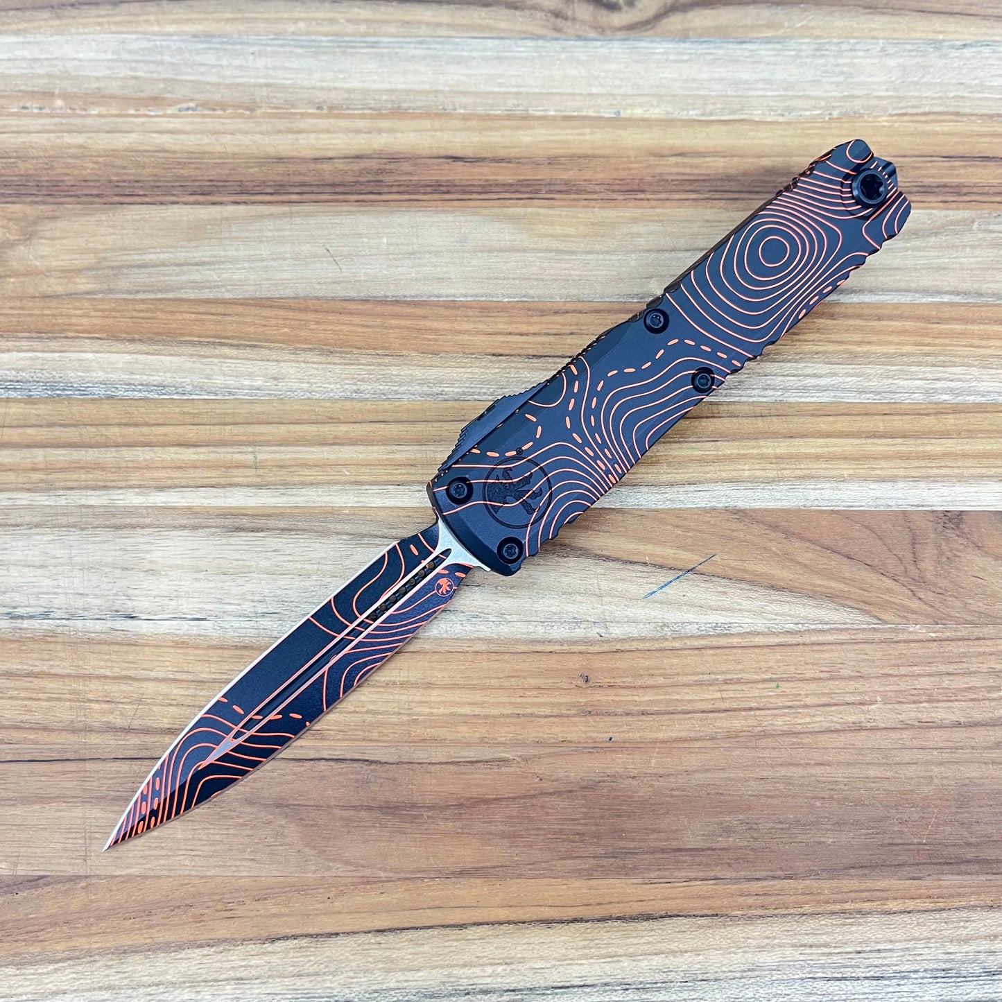 Microtech Signature Series Ultratech Gen IV D/E 3.5" OTF w/ Topographic Black/Orange Camo Aluminum Handle