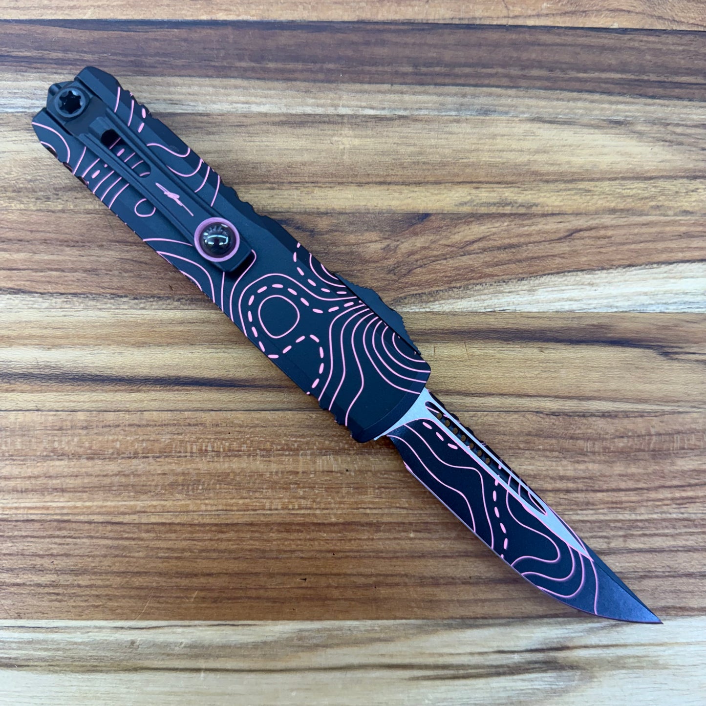 Microtech Signature Series UTX-85 Gen IV S/E 3" OTF w/ Topographic Black/Pink Camo Aluminum Handle