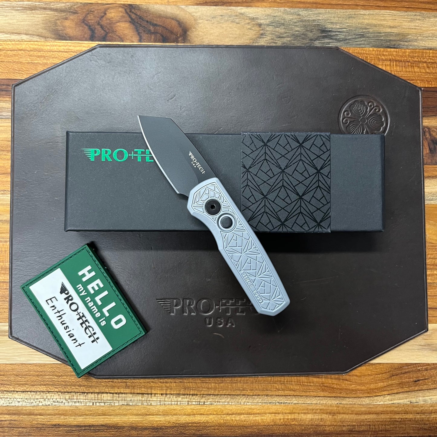 Pro-Tech Nexus Runt 5 2" w/ Gray Textured Handle