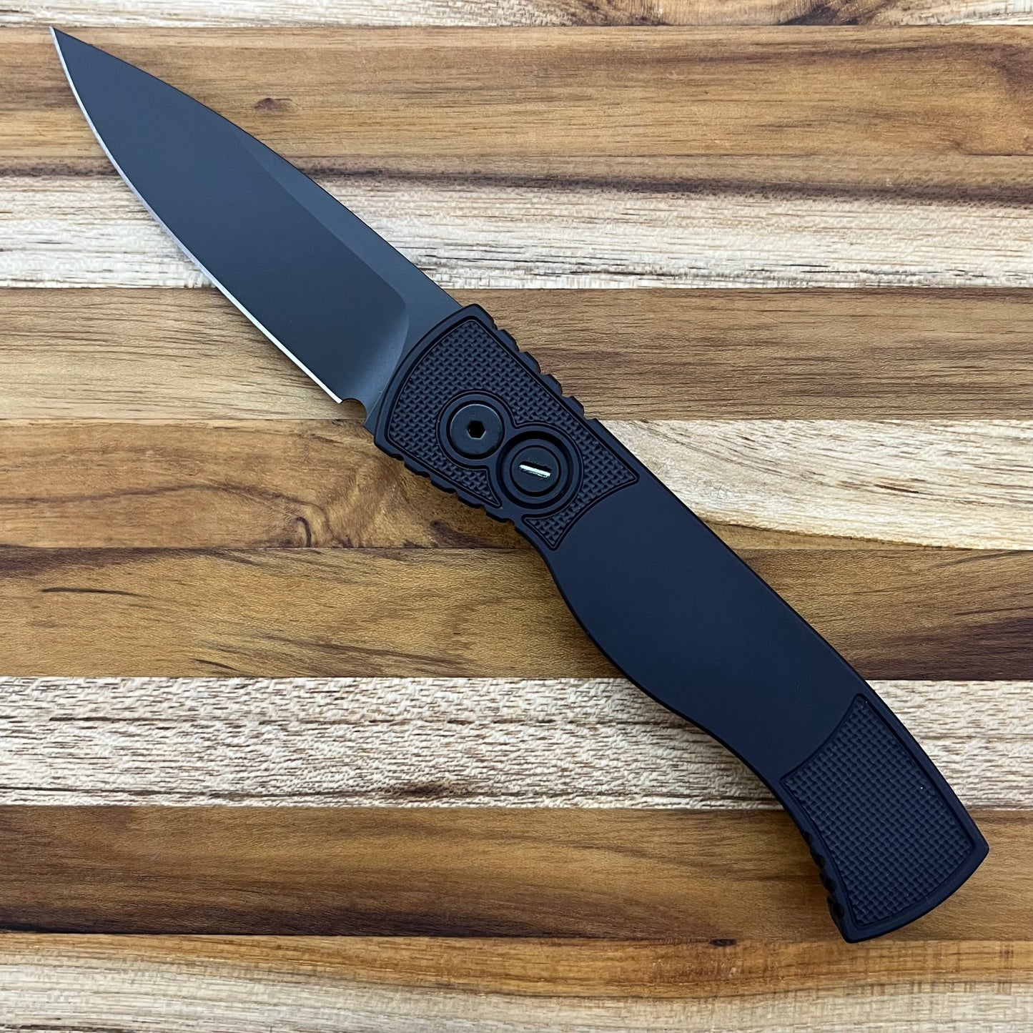 Pro-Tech TR-2 Operator Edition 3" All Black Auto w/ DLC Magnacut & Textured Corners