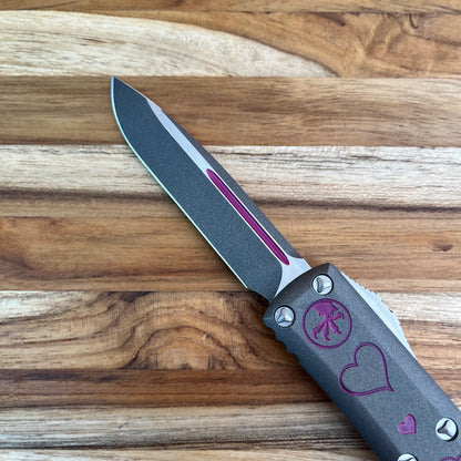 Microtech UTX-85 Valentine's Edition 3" OTF w/ Grey Handle