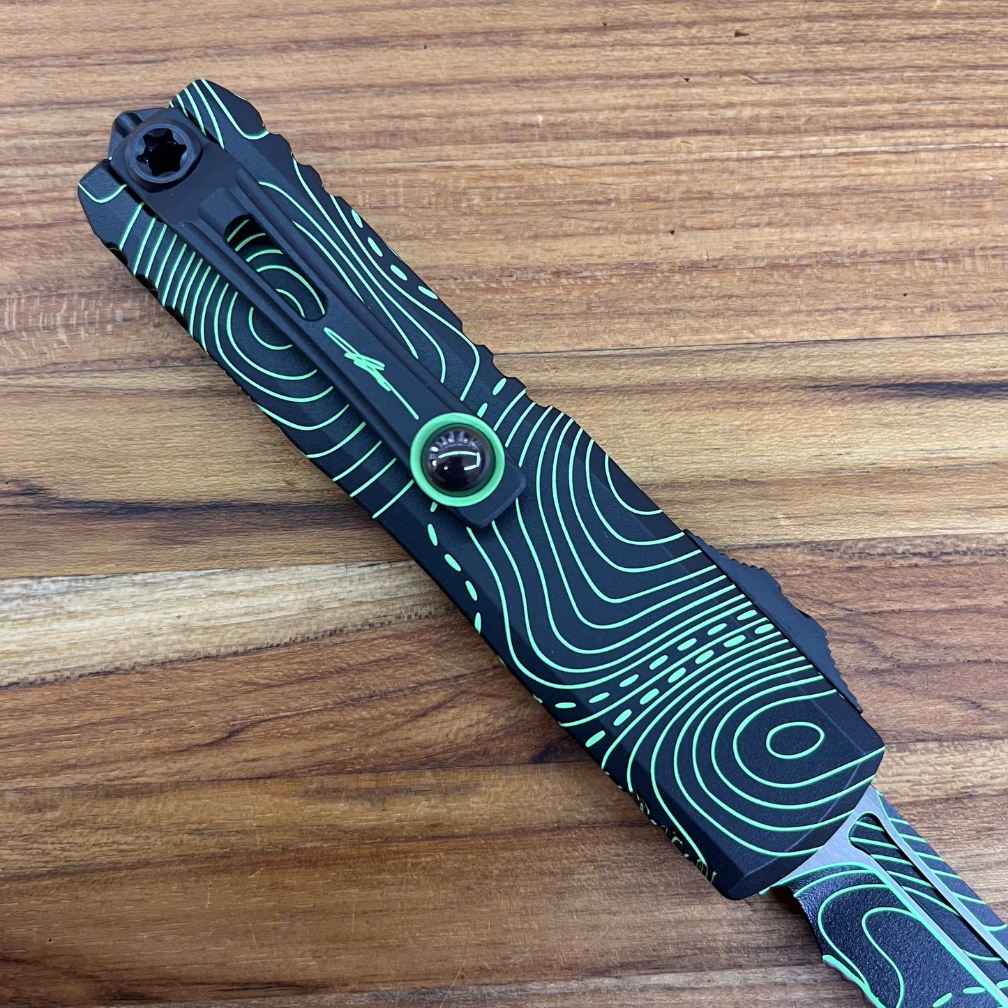 Microtech Signature Series UTX-85 Gen IV T/E 3" P/S OTF w/ Topographic Black/Green Camo Aluminum Handle