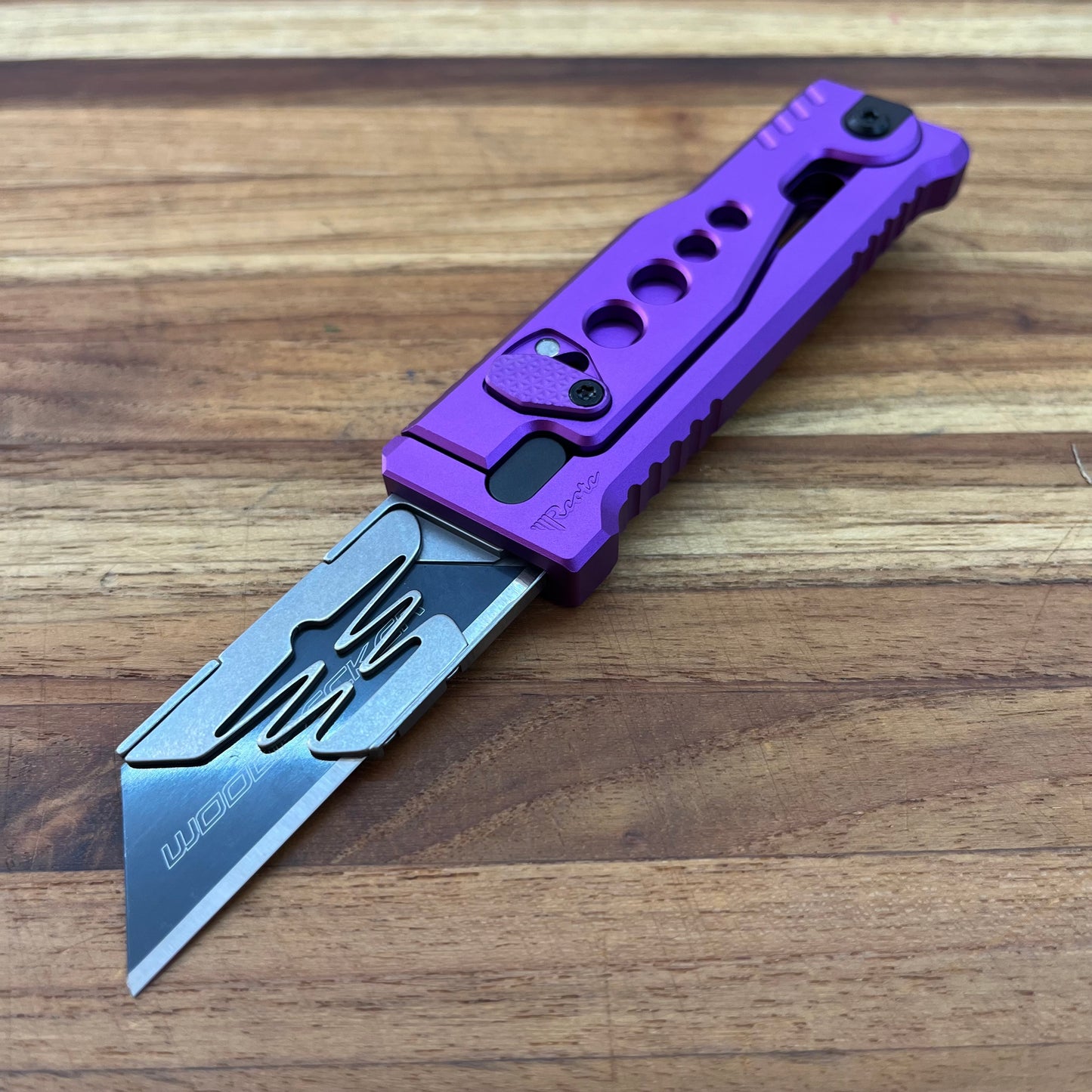 Reate Exo-U Gravity 2.5" Utility Knife w/ Purple Speedhole Handle