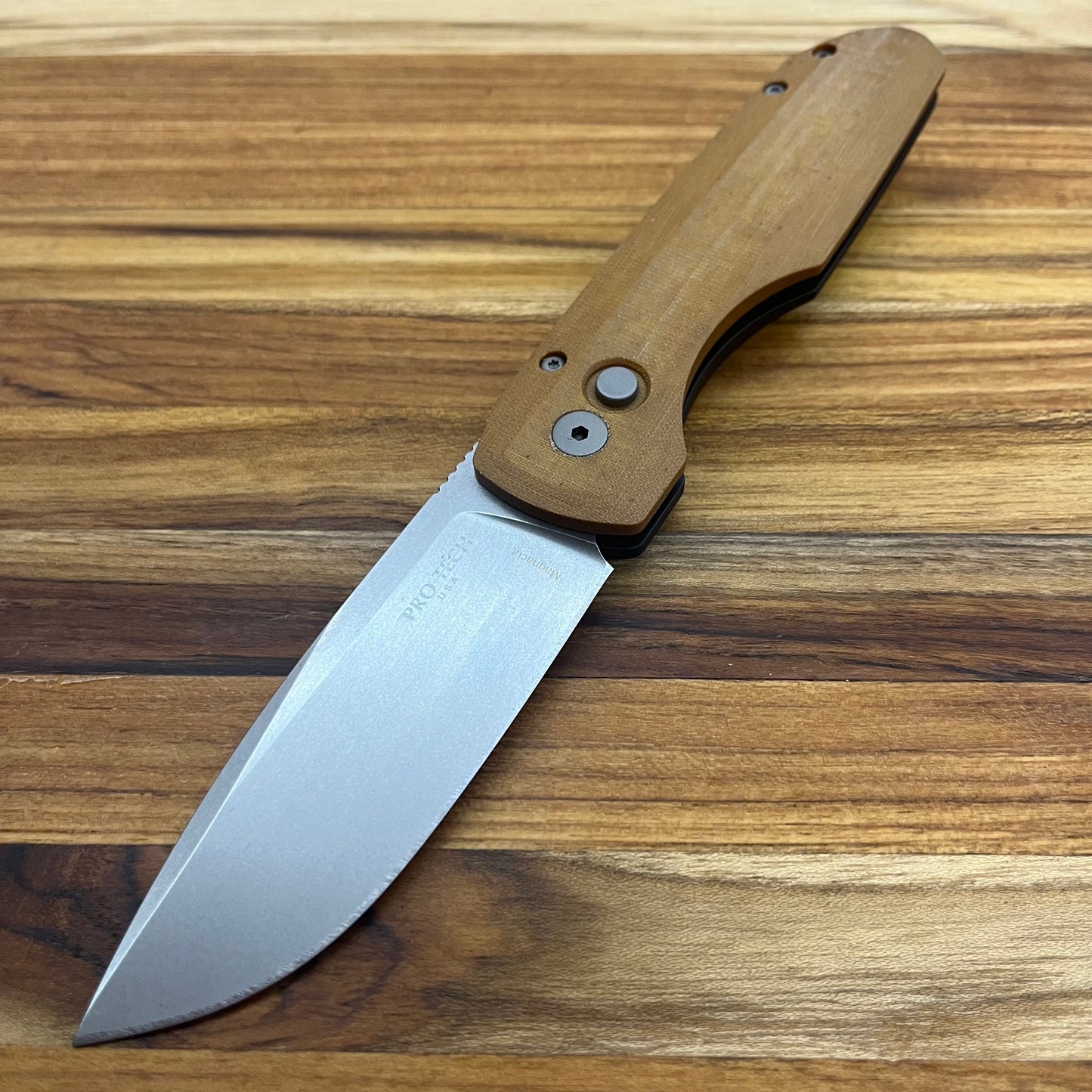 Pro-Tech Vero Synapse 3.5" Auto w/ Natural Linen Micarta & Black Aluminum Handle
