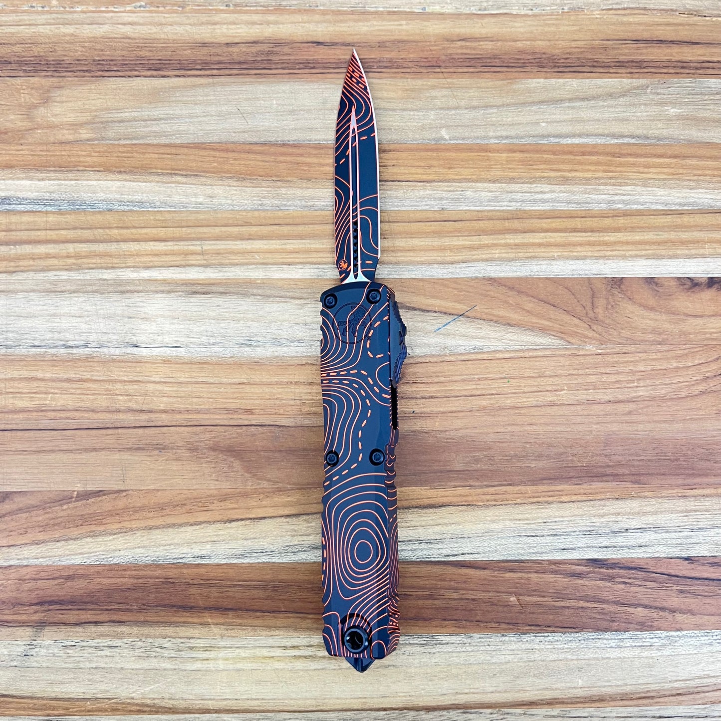 Microtech Signature Series Ultratech Gen IV D/E 3.5" OTF w/ Topographic Black/Orange Camo Aluminum Handle