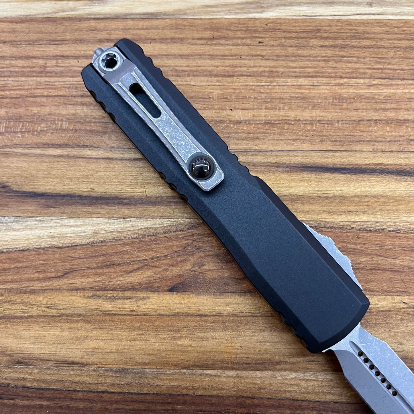 Microtech Ultratech ZBP D/E 3.5" OTF w/ Apocalyptic Finish & Black Aluminum Handle