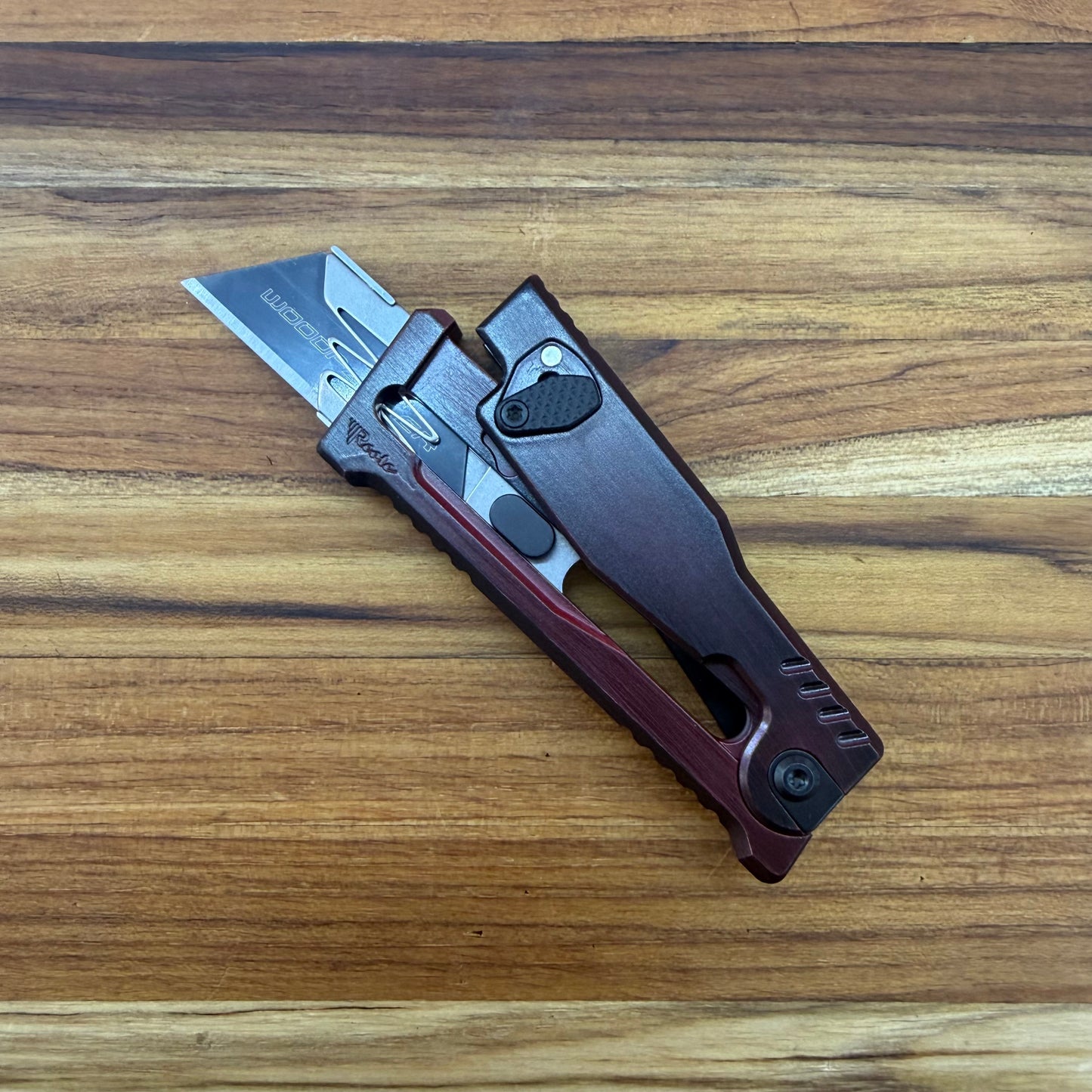 Reate Exo-U Gravity 2.5" Utility Knife w/ Distressed Red Handle