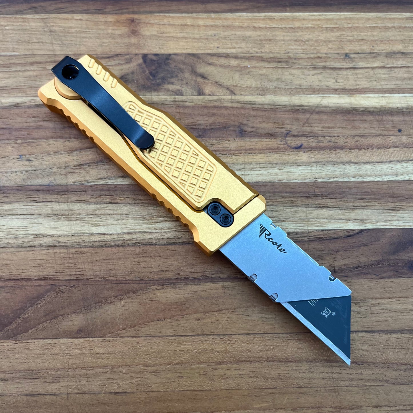 Reate Exo-U Gravity 2.5" Utility Knife w/ Yellow Diamond Handle