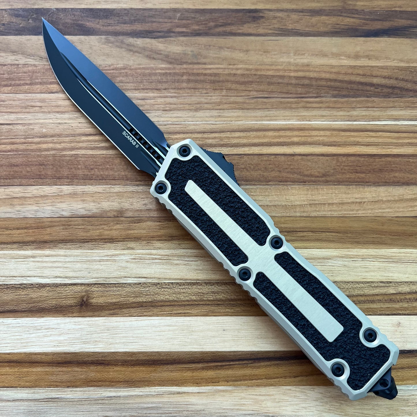 Microtech Gen III Scarab II 4" OTF w/ Sand Handle