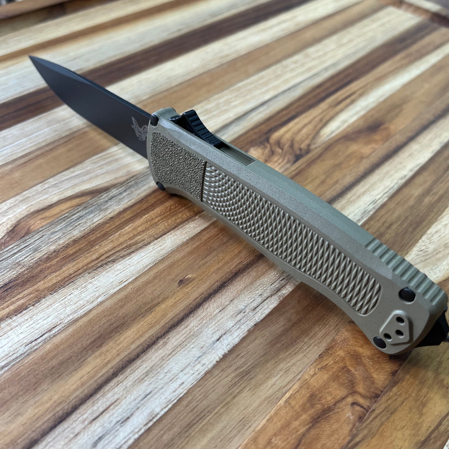 Benchmade Shootout 3.5" OTF w/ Ranger Green Grivory Handle