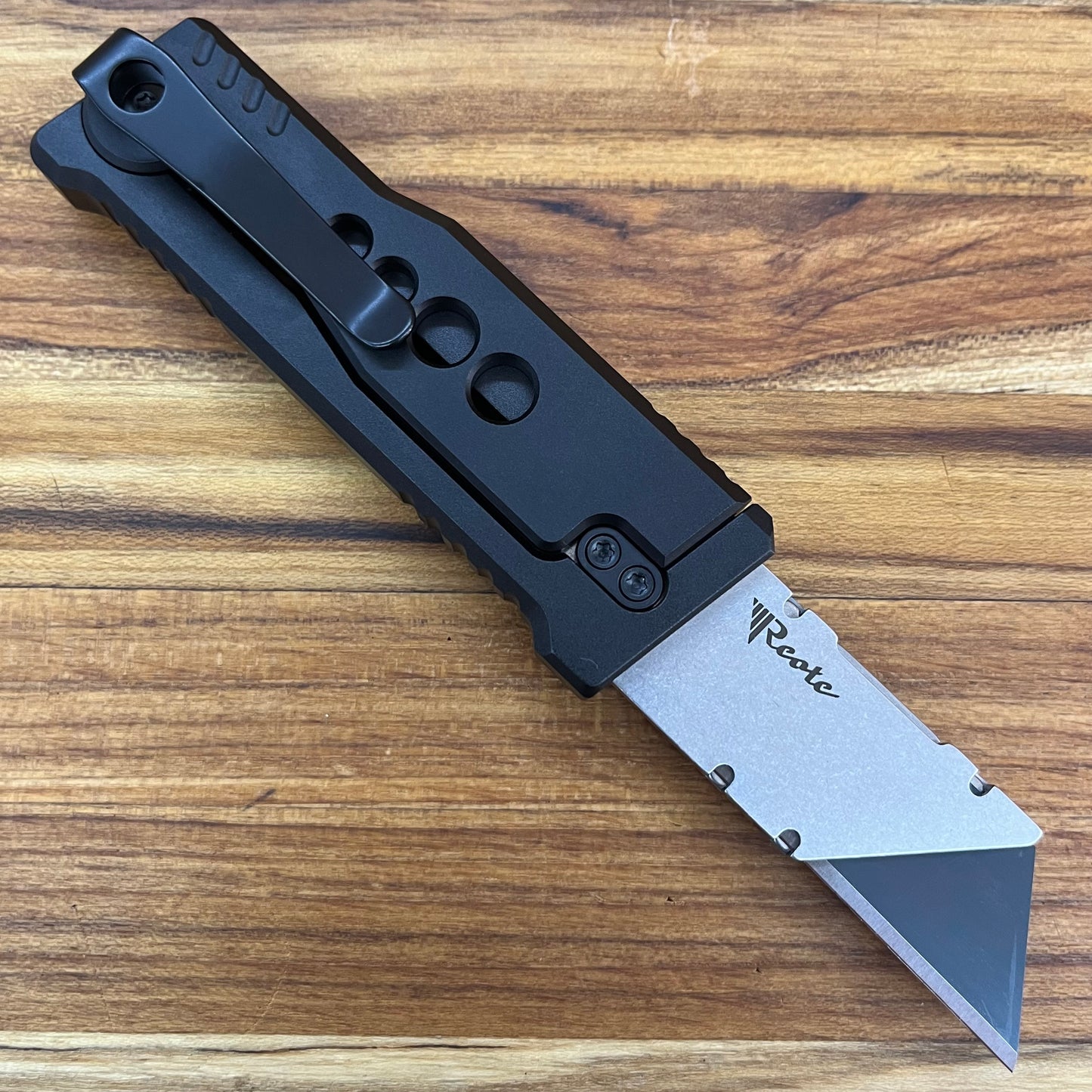 Reate Exo-U Gravity 2.5" Utility Knife w/ Black Speedhole Handle