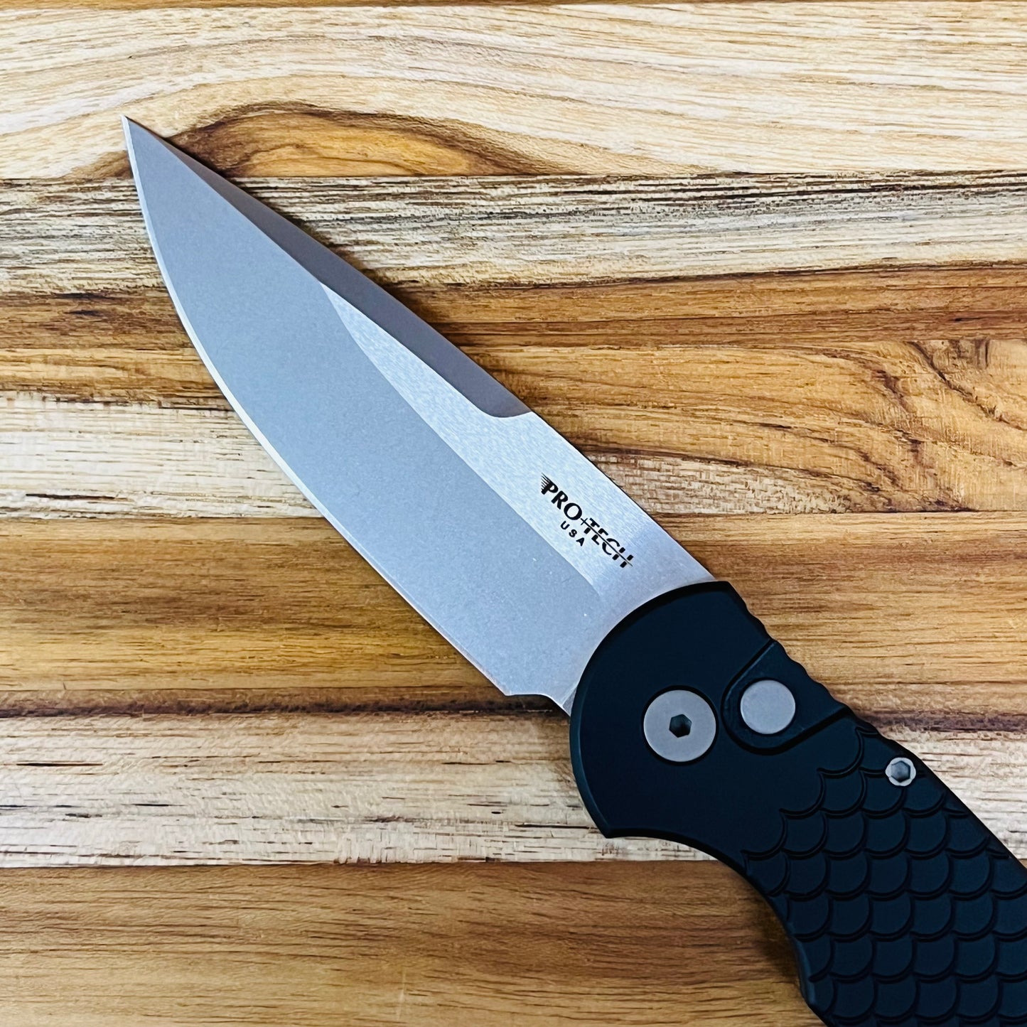 Pro-Tech TR-3 3.5" Auto w/ Black Fishscale Engraved Handle