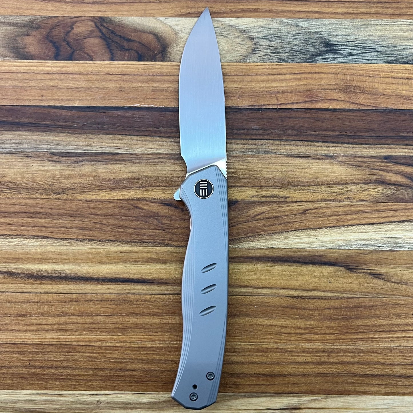 WE Knife LIMITED EDITION Seer 3.48" Flipping Knife w/ Gray Titanium Handle