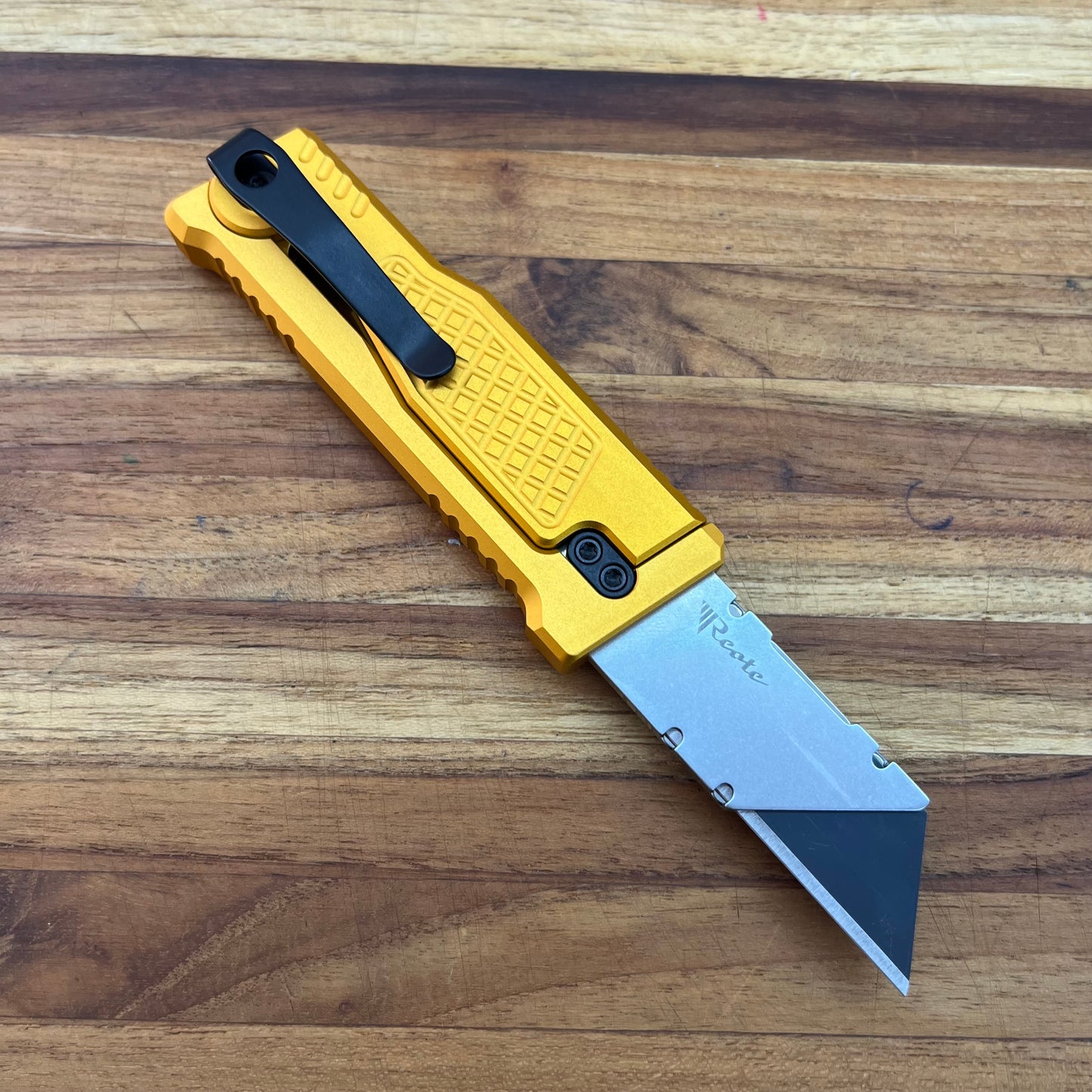 Reate Exo-U Gravity 2.5" Utility Knife w/ Gold Diamond Handle