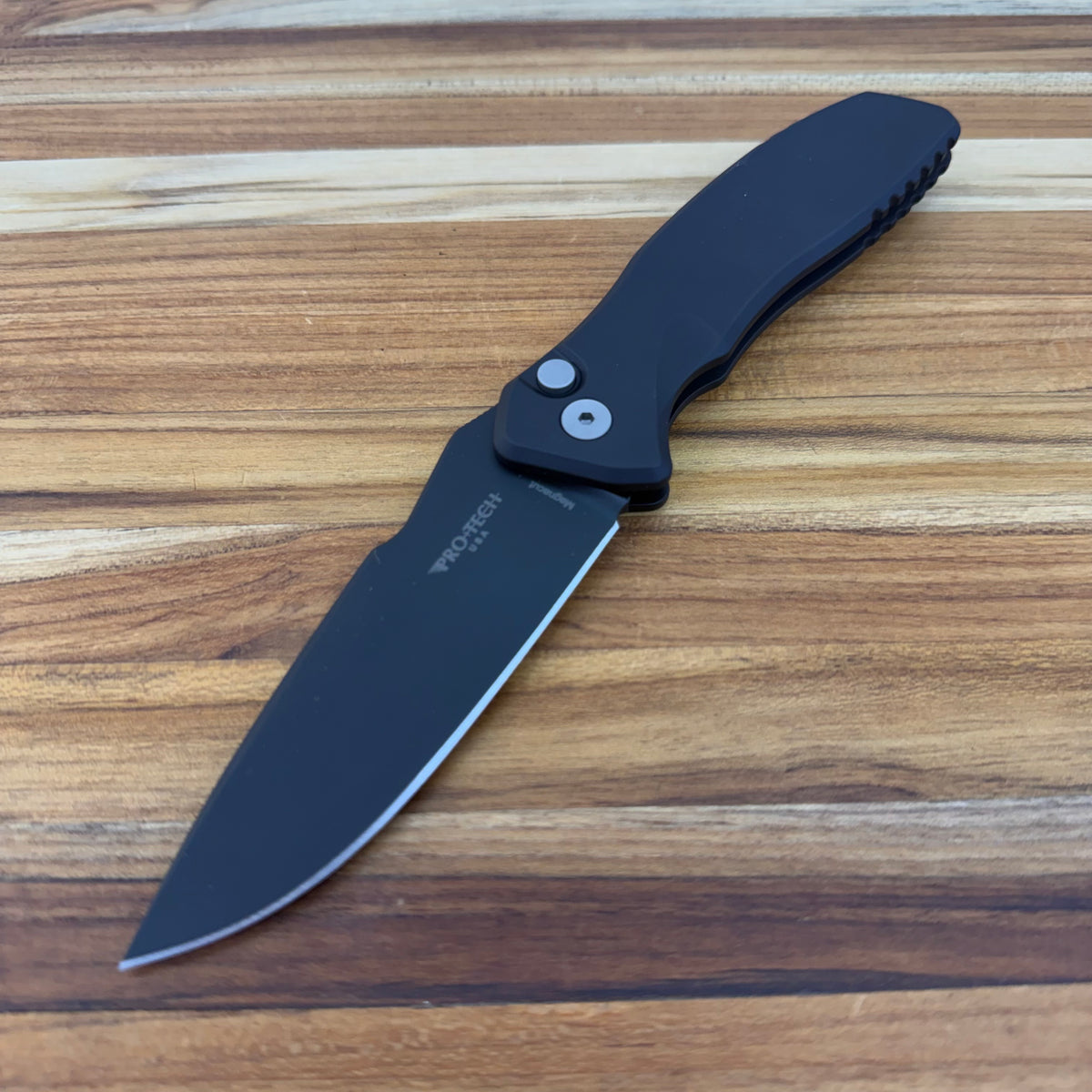 Pro-Tech Pallas 3.75" Auto w/ Black Aluminum Handle