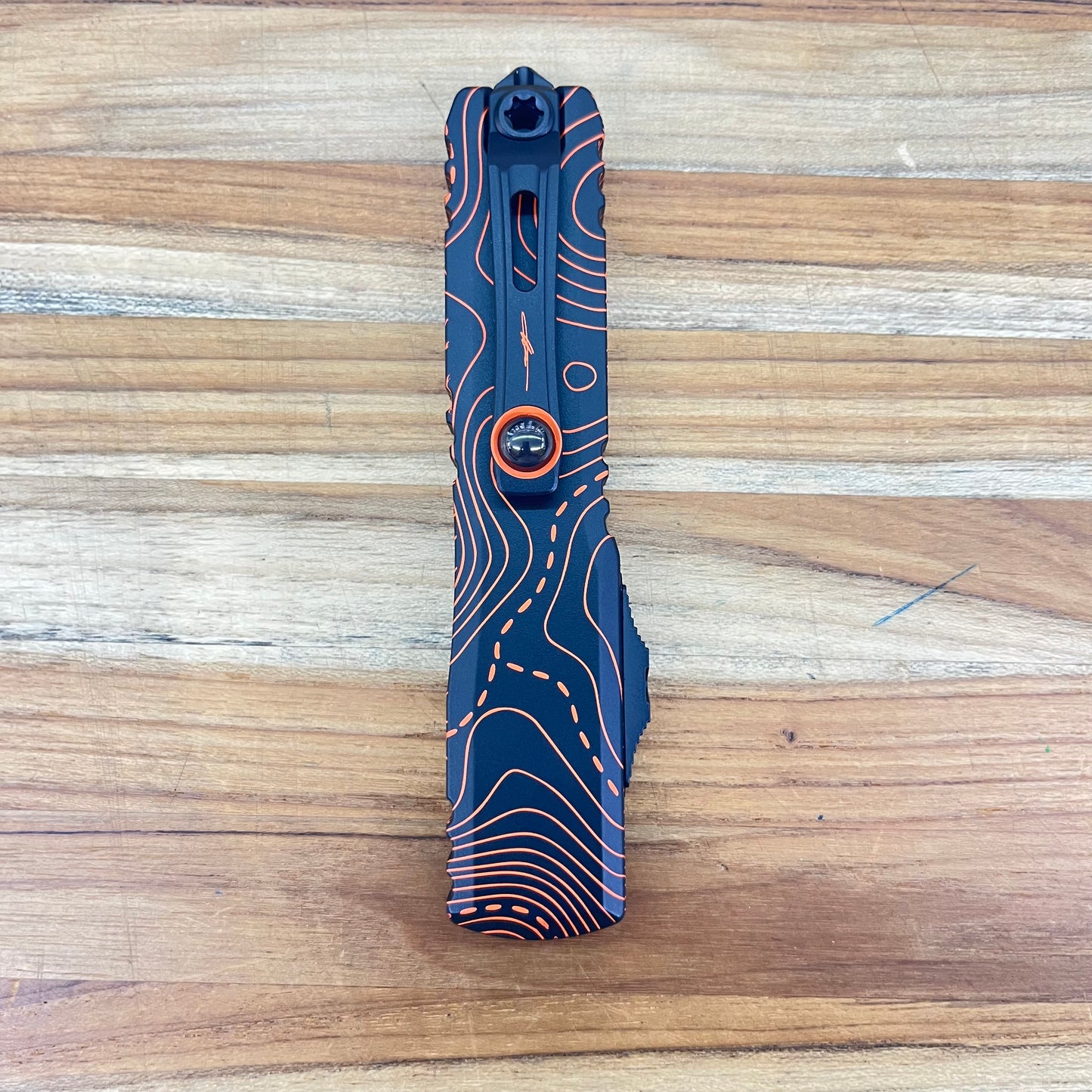 Microtech Signature Series Ultratech Gen IV D/E 3.5" OTF w/ Topographic Black/Orange Camo Aluminum Handle
