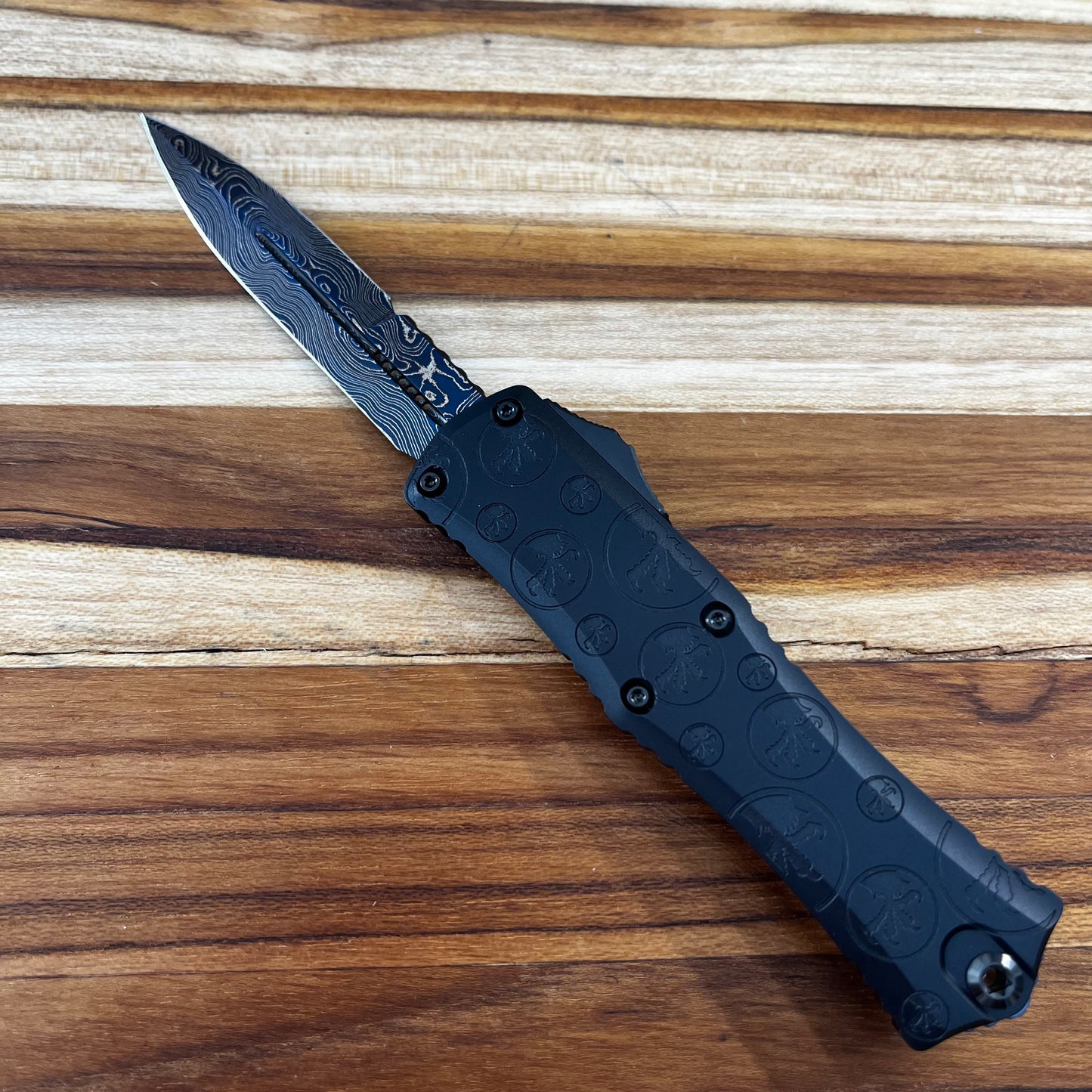 Microtech Signature Series Mini Hera II 3" OTF w/ Blued Vegas Forge Damascus Blade