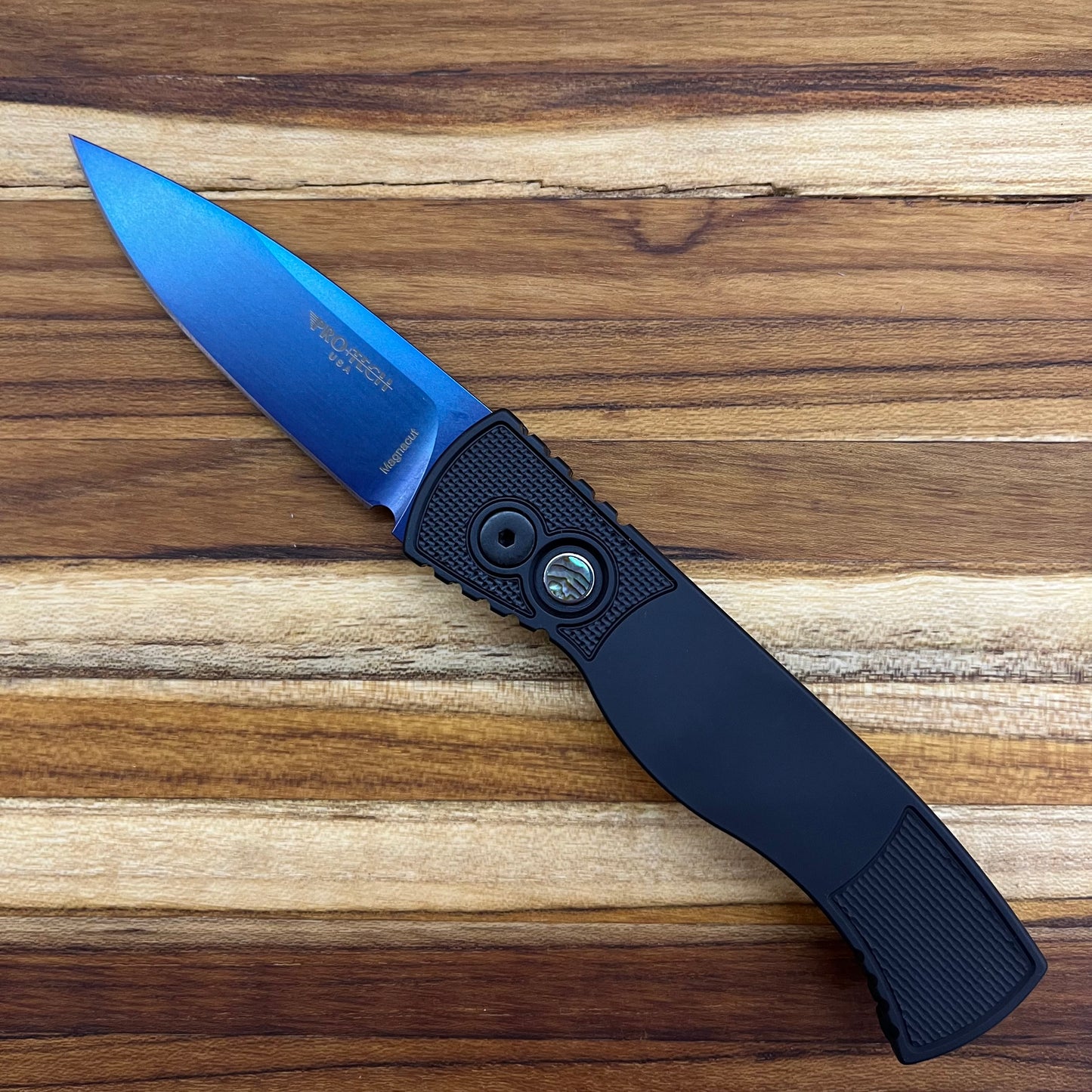 Pro-Tech TR-2 Sapphire Blue 3" Auto w/ Magnacut & Black Textured Corners