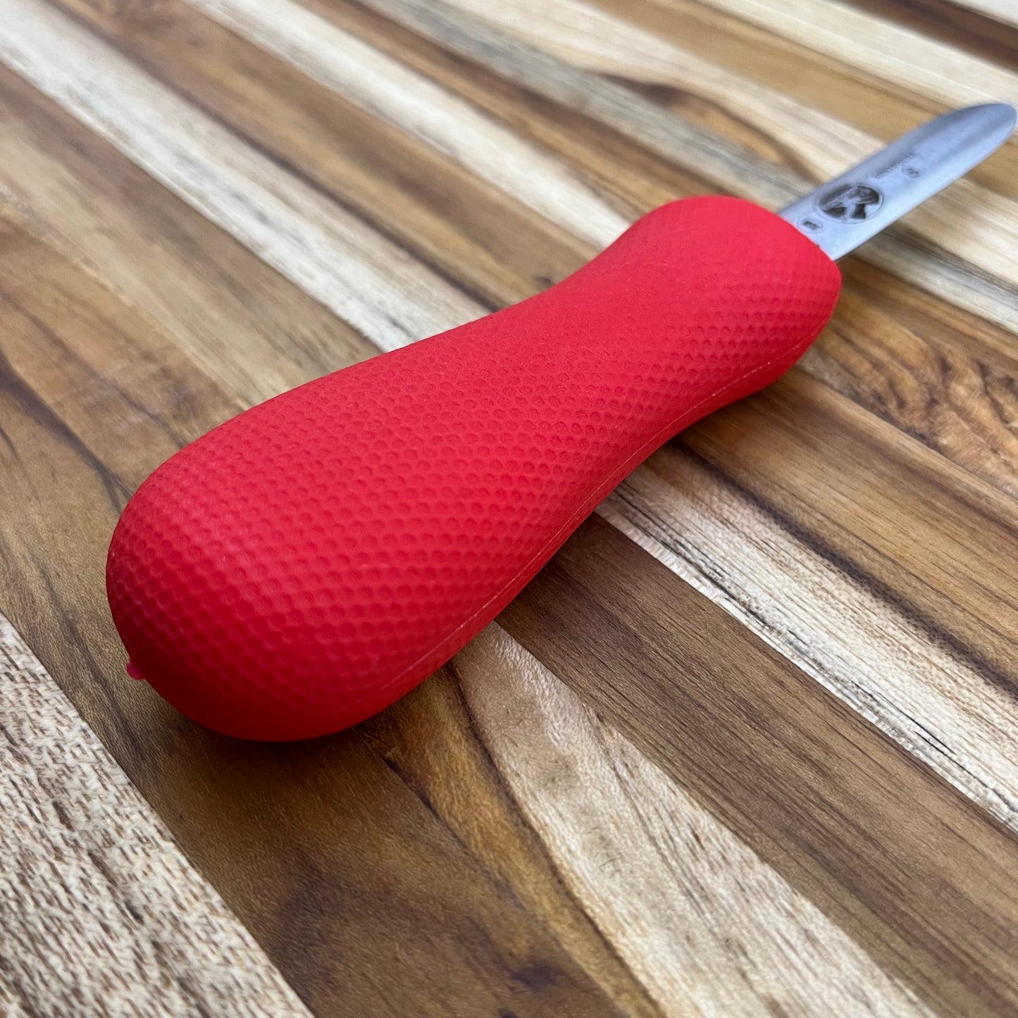 Victorinox 2.75" Oyster Knife Providence Style w/ Red SuperGrip