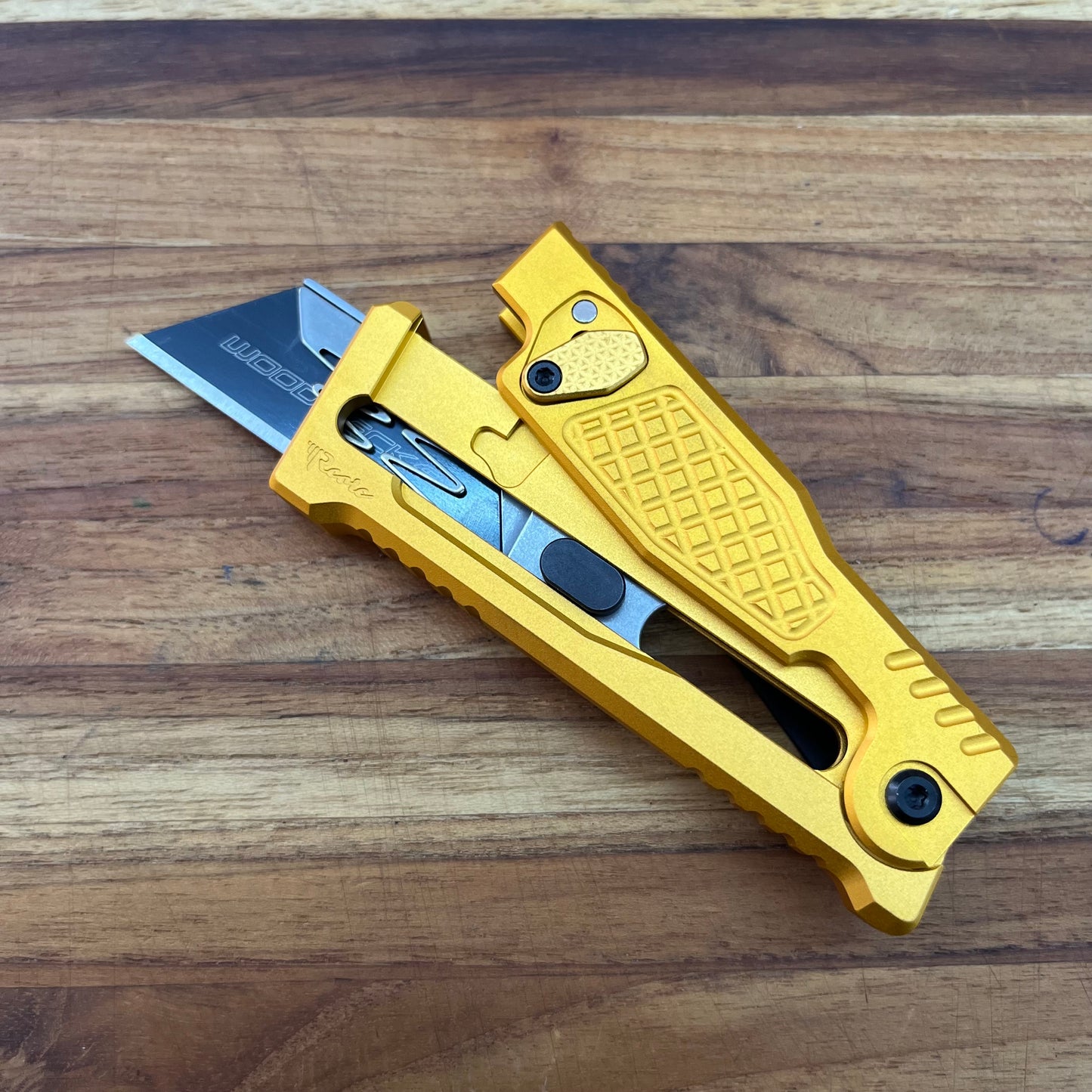 Reate Exo-U Gravity 2.5" Utility Knife w/ Gold Diamond Handle