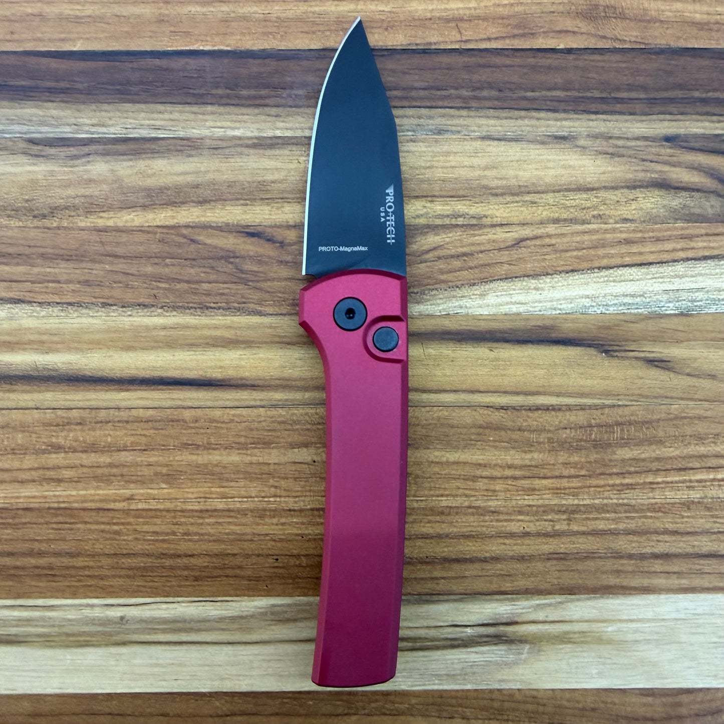 Pro-Tech Chavez Scapegoat Compact 3" Auto w/ Red Aluminum Handle