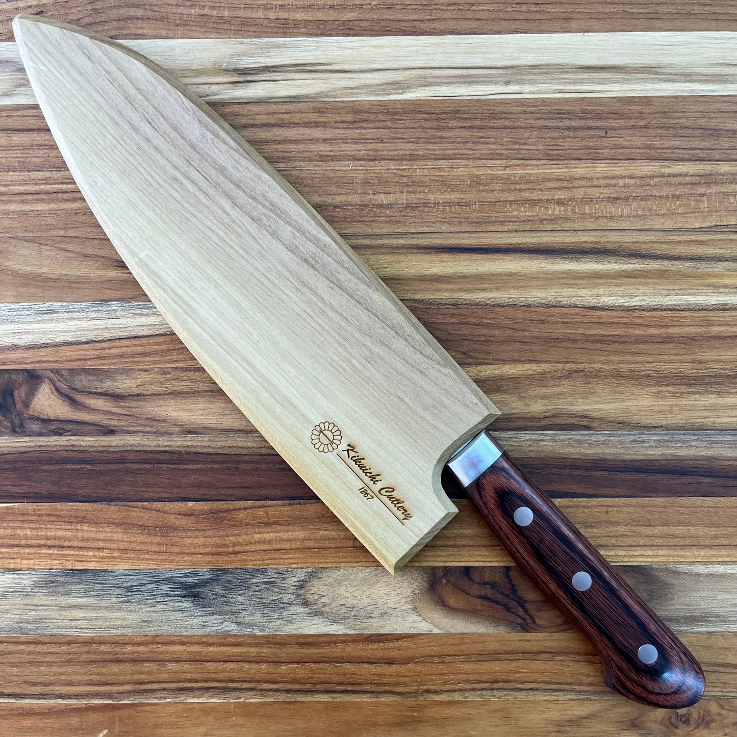 Kikuichi Magnetic Saya 180mm (7") Santoku w/ Poplar Wood