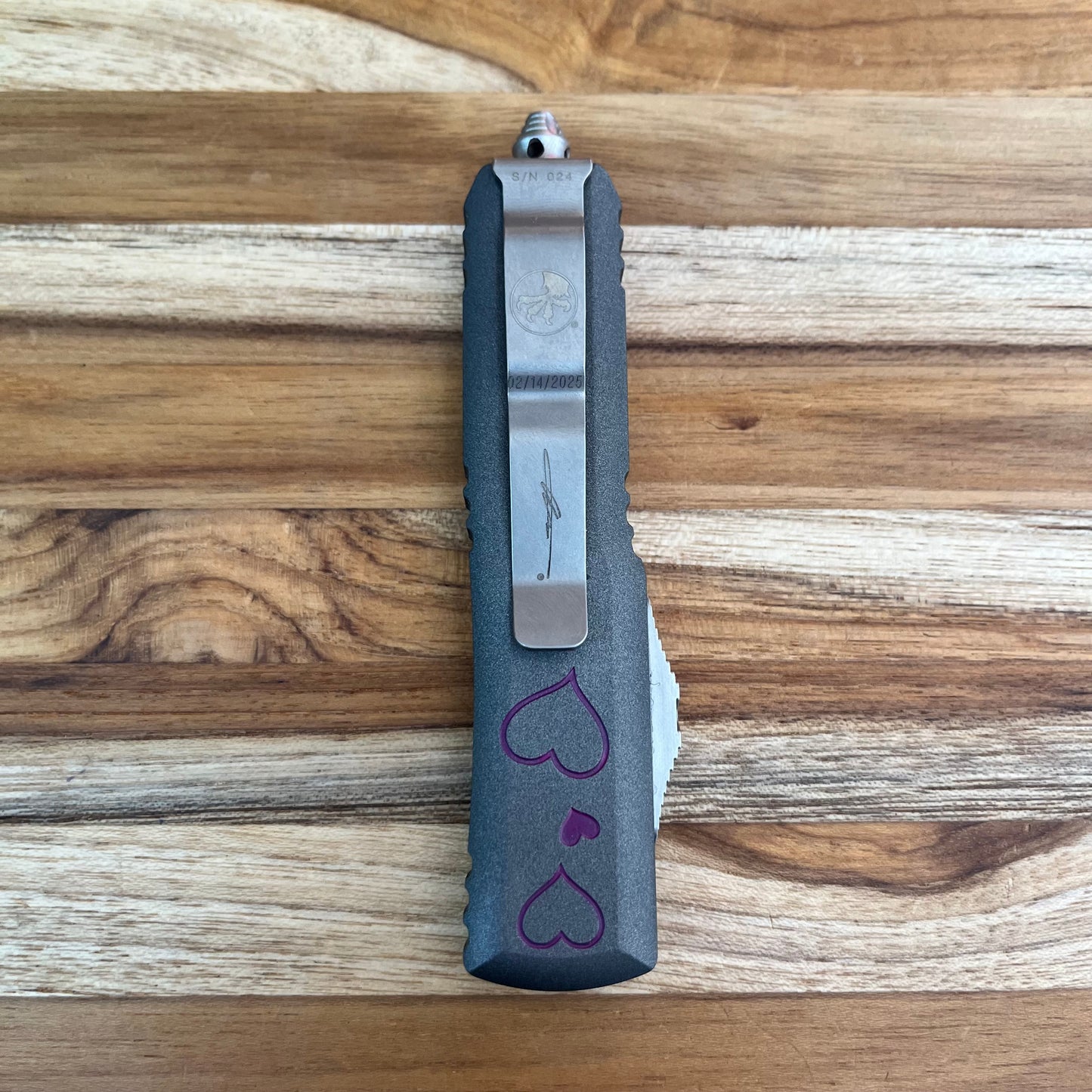 Microtech UTX-85 Valentine's Edition 3" OTF w/ Grey Handle