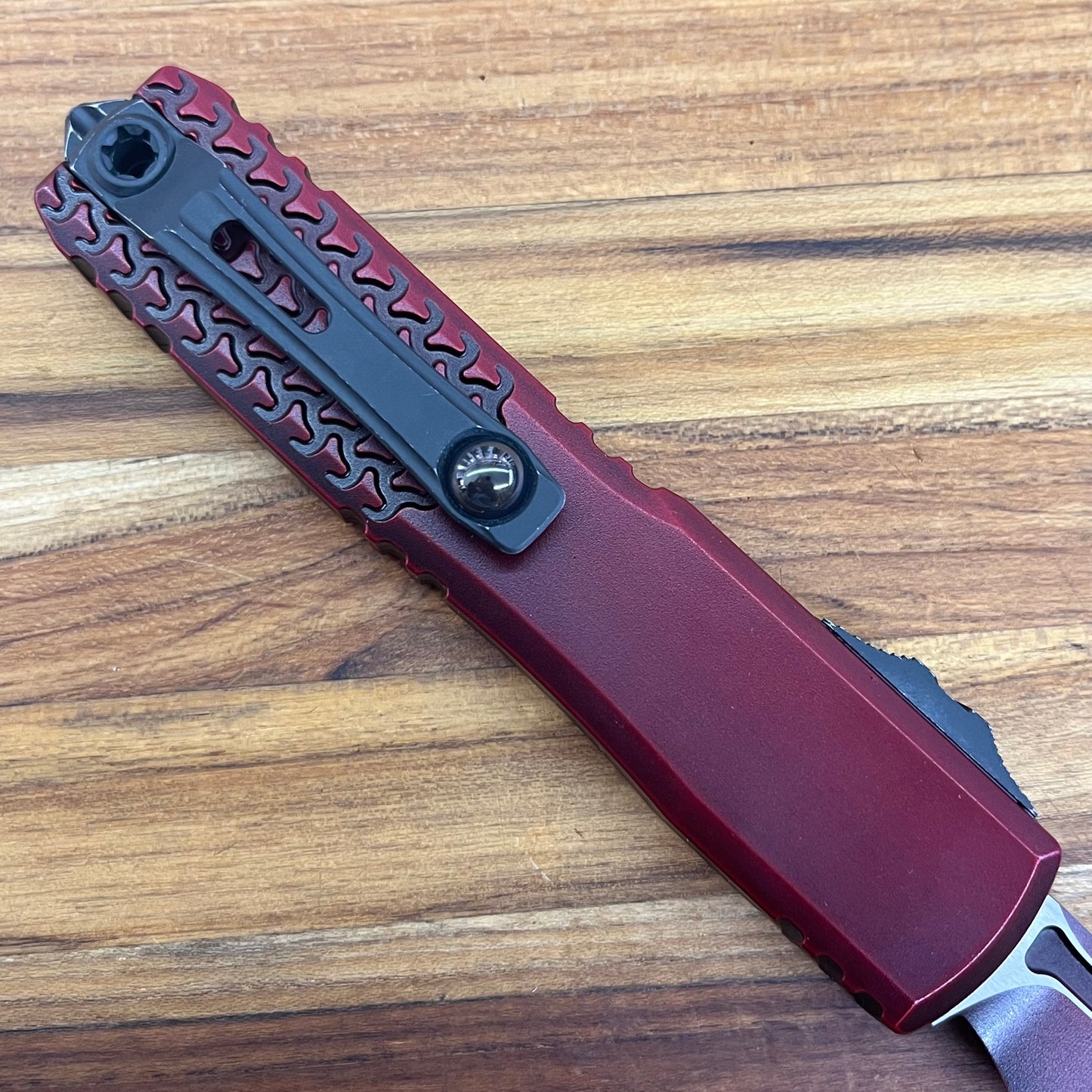 Microtech Ultratech Gen IV T/E 3.5" OTF w/ Half Tri-Grip Red Abrasion Aluminum Handle